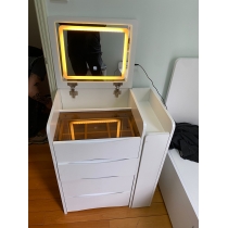 梳妝台小型臥室現代簡約風帶燈輕奢化妝桌收納櫃（IS7778)