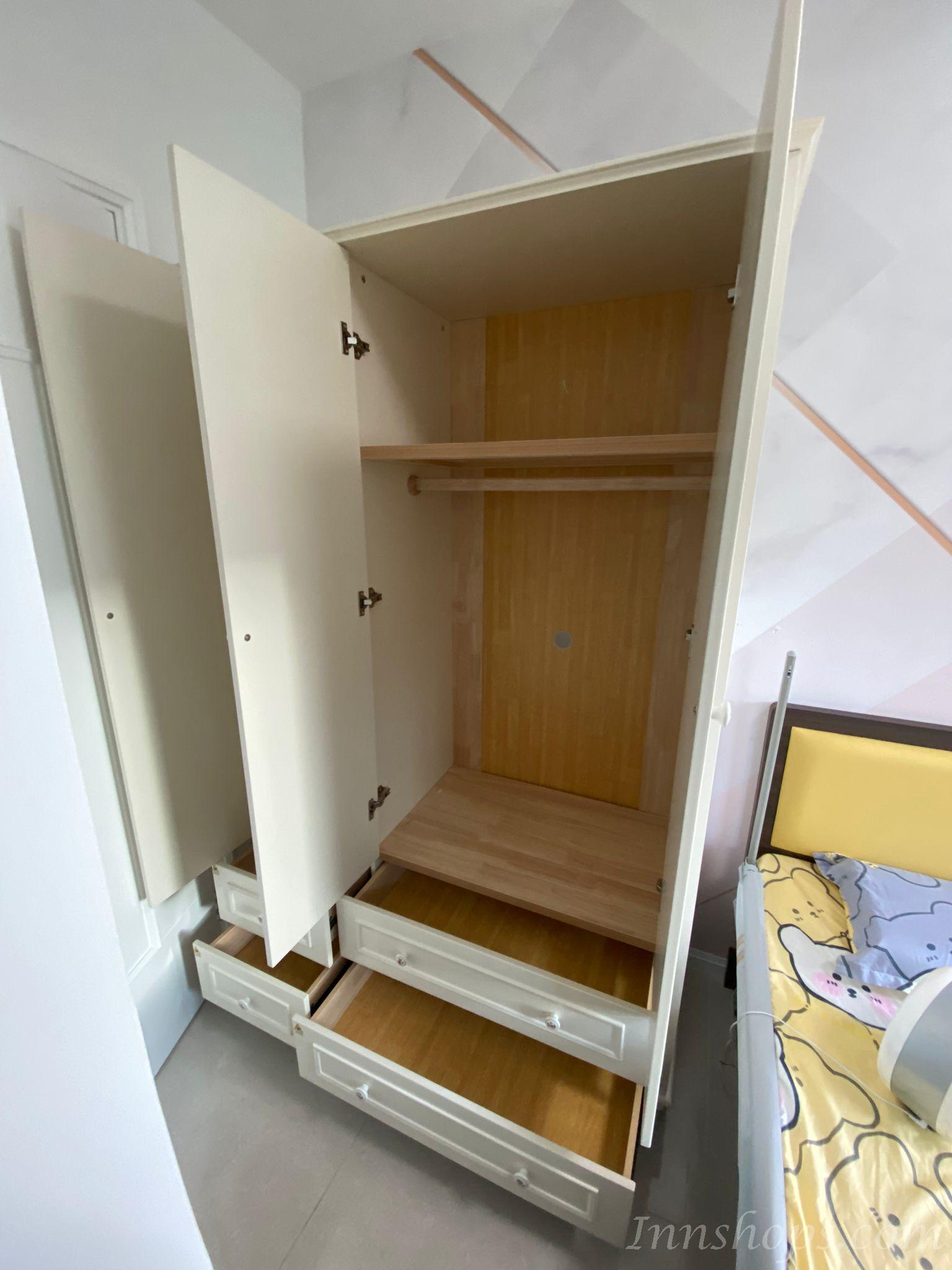 英倫典雅 3門衣櫃 134CM (IS0491)