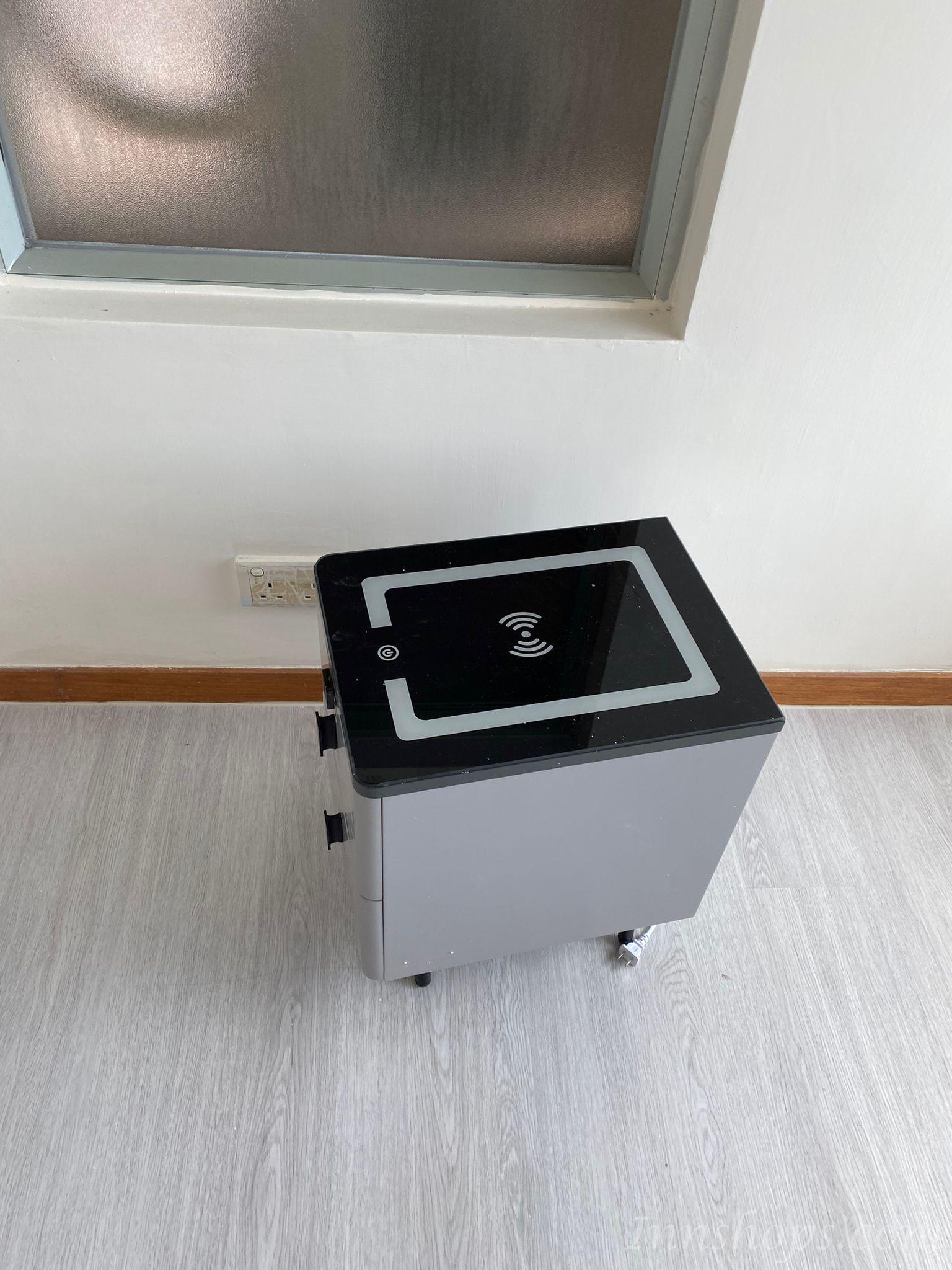 意式氣派 智能床頭櫃 多功能帶無線充電.指紋鎖.藍牙音箱*49cm/56cm (IS8218)