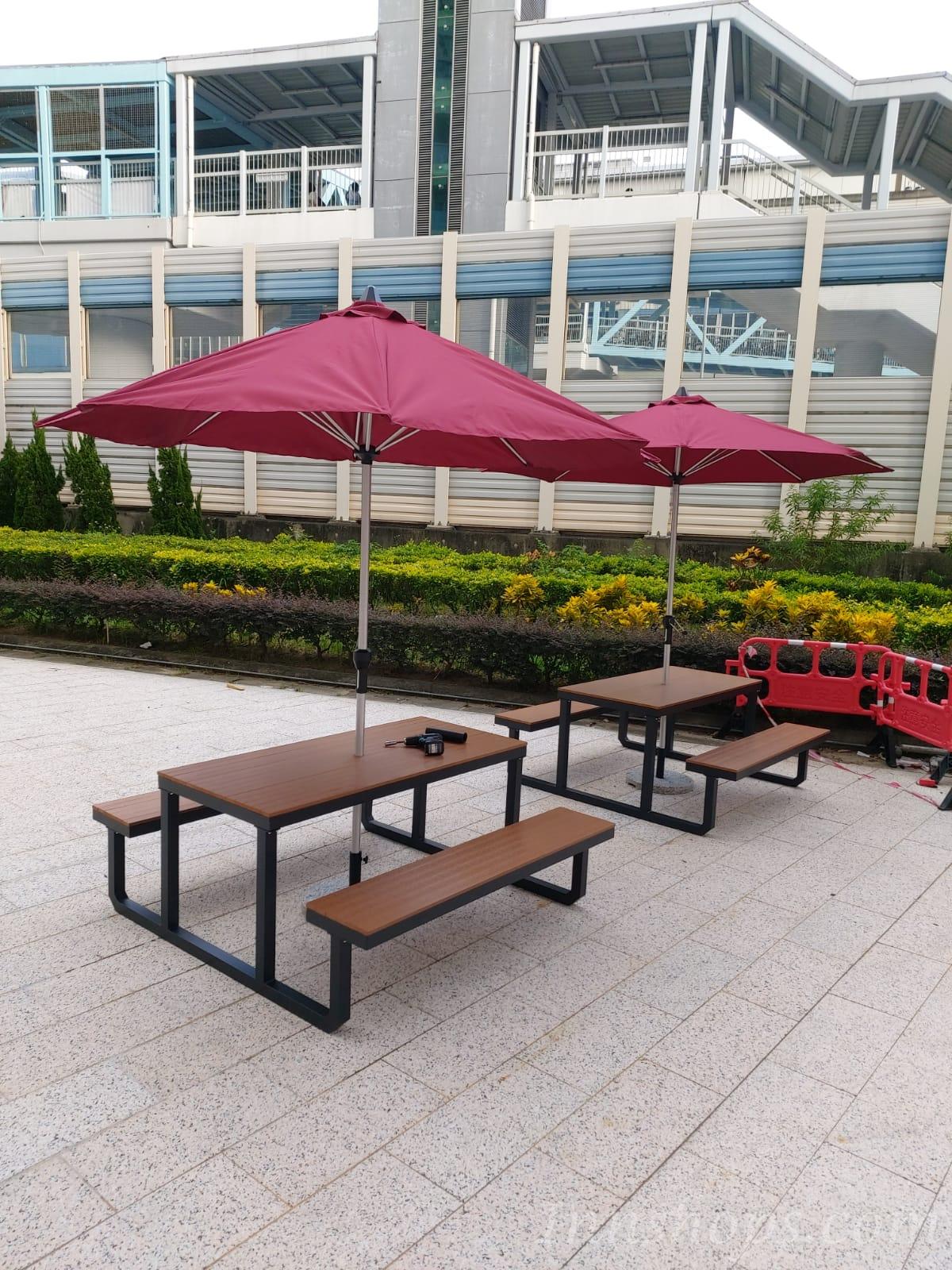 學校傢俬商業客戶訂購產品系列 戶外傢具塑木餐桌椅連太陽傘*可自訂尺寸 (IS7860)