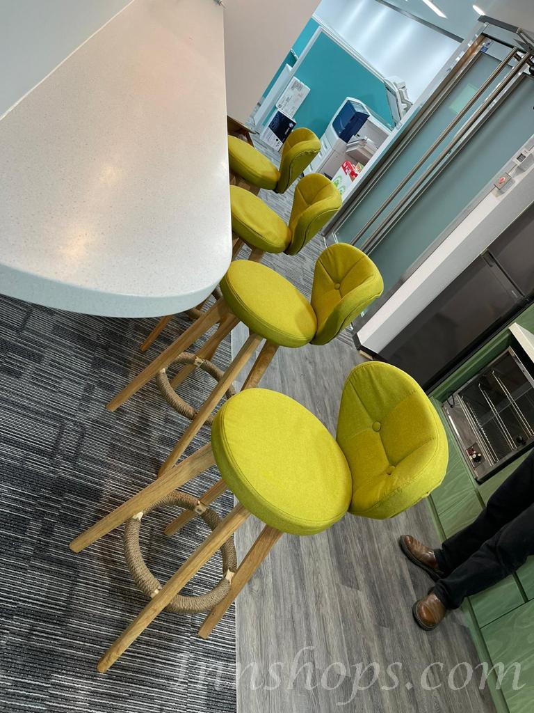 商業客戶訂購產品系列 北歐 BAR CHAIR 木架款可旋轉 (IS6725)