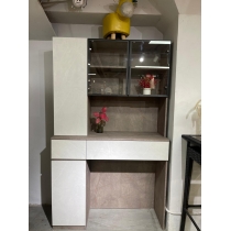 （陳列品餐邊櫃一個~自取$1000,送貨安裝另加$1200，W120*D42*H200CM)(IS9023)