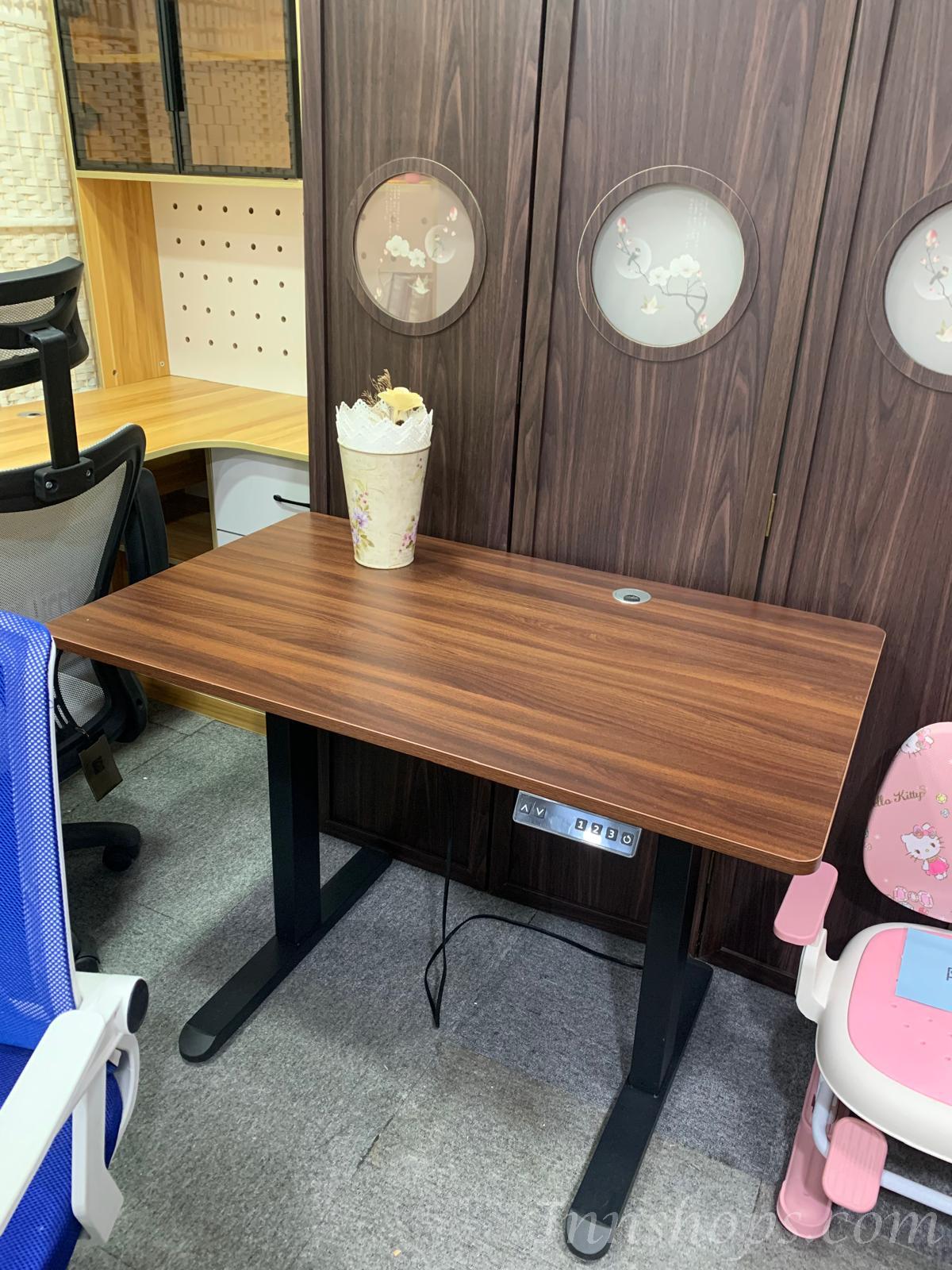 (陳列品一張 $499胡桃色) W100*D60*H71.8-116.8CM 時尚簡約 電動智能升降辦公桌書枱 電腦枱書桌 80cm/100cm/120cm/140cm/160cm (IS9149)