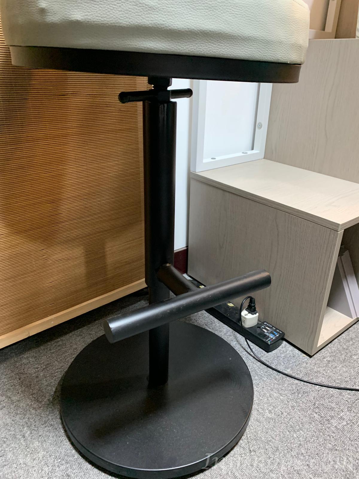 陳列品bar chair,1張$99，固定高度，坐高68*坐深34cm (IS7833)