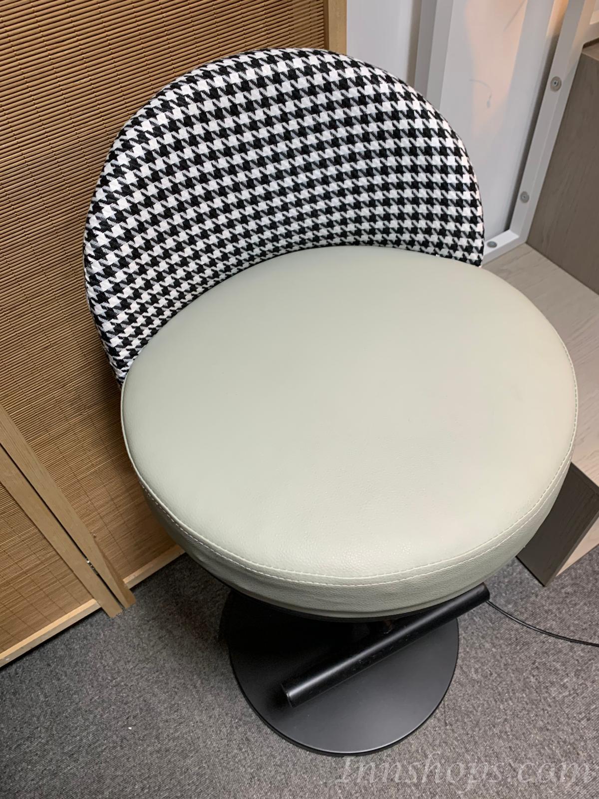 陳列品bar chair,1張$99，固定高度，坐高68*坐深34cm (IS7833)