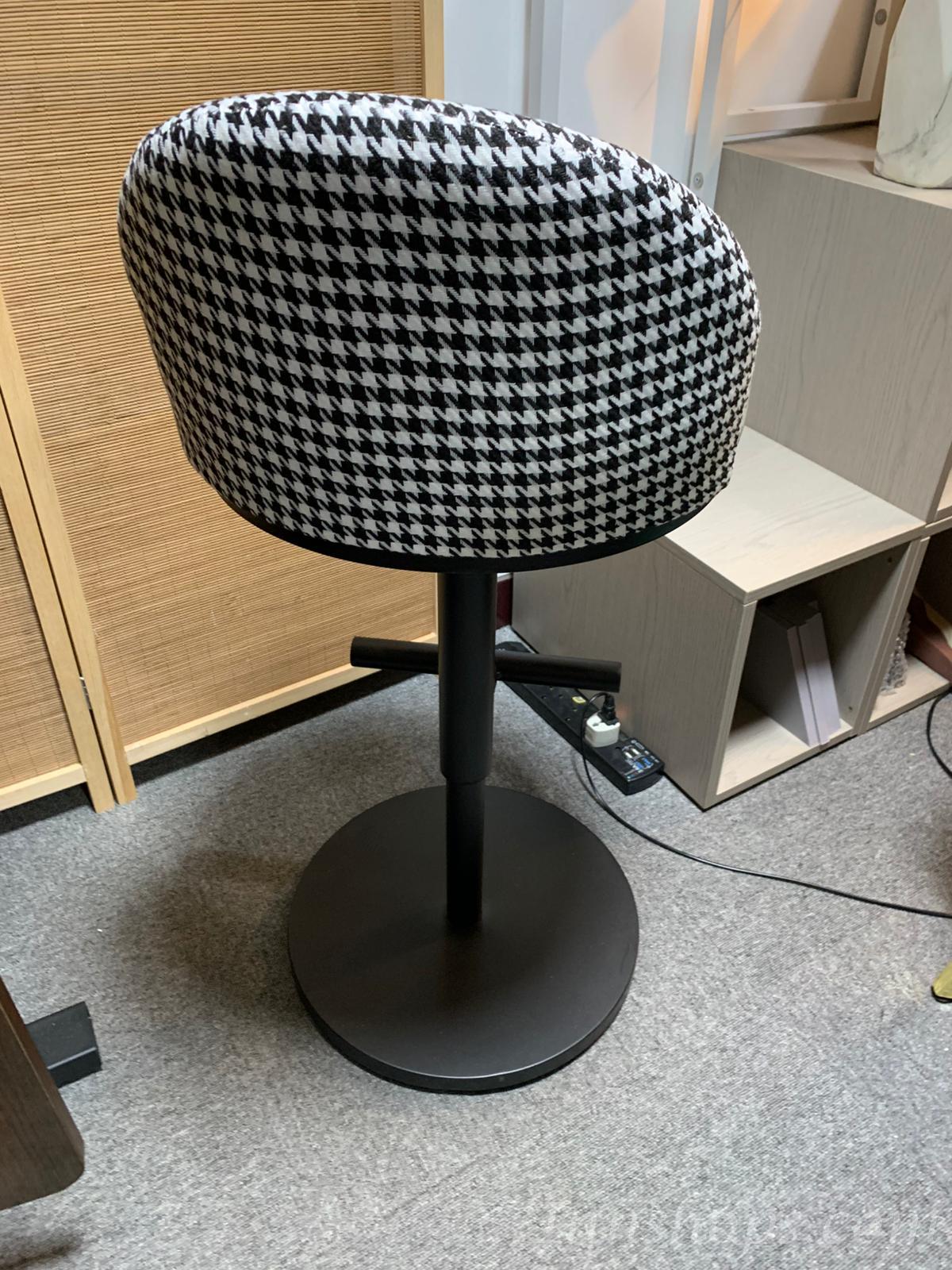 陳列品bar chair,1張$99，固定高度，坐高68*坐深34cm (IS7833)