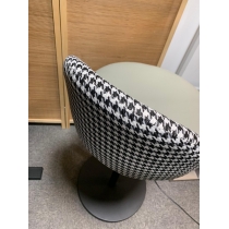 陳列品bar chair,1張$99，固定高度，坐高68*坐深34cm (IS7833)