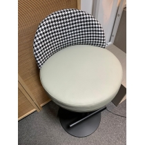 陳列品bar chair,1張$99，固定高度，坐高68*坐深34cm (IS7833)